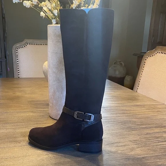 NIB CLARKS MAYE ASTER DARK BROWN SUEDE BUCKLED RIDING BOOTS SIZE 6.5 WIDE - Picture 6 of 12